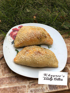 A picture of Simple meat pie.
