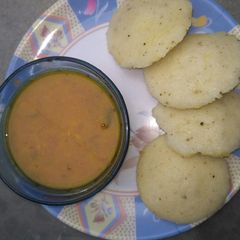 A picture of Rava idli.
