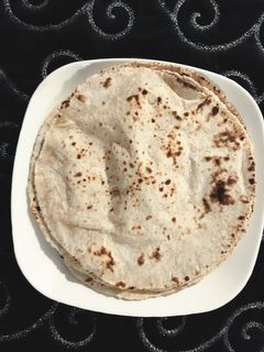 गेहूँ के आटे की रोटी (gahun ke aate ki roti recipe in hindi) रेसिपी मुख्य फोटो
