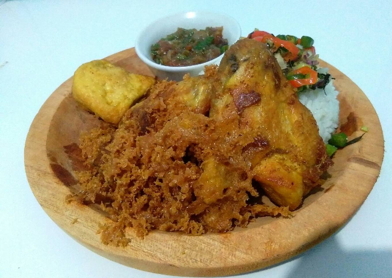 Ayam goreng kremes bb racik + sambal pecak dn matah