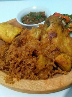 Foto resep Ayam goreng kremes bb racik + sambal pecak dn matah