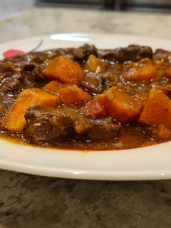 Una foto de Estofado de ternera con shiitake y boniatos