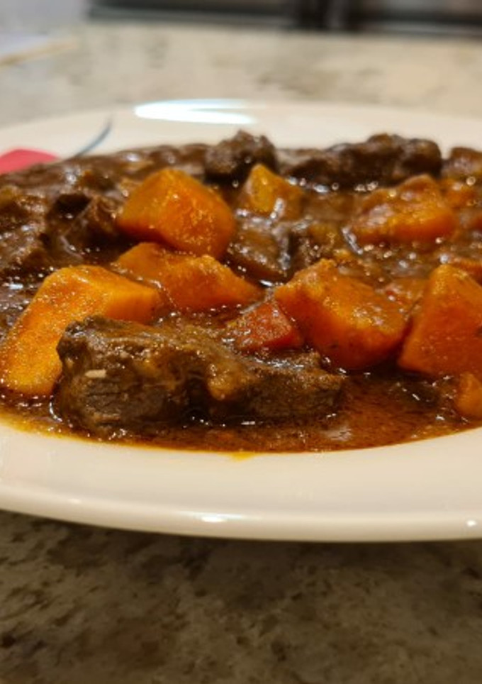 Una foto de Estofado de ternera con shiitake y boniatos