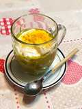 Cappuccino di piselli, stracchino, curcuma, pepe di Sichuan