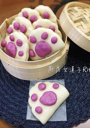A picture of Bear Paw Gua Bao.