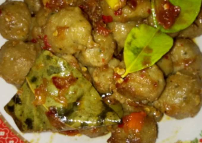 Pentol daging pedas manis bumbu balado