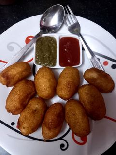 ब्रेड रोल (bread roll recipe in Hindi) रेसिपी मुख्य फोटो