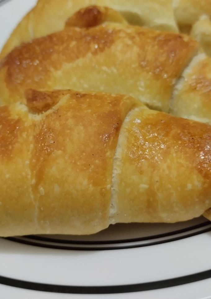 Una foto de Pancitos🥰 de queso🧀 y jalea🍑 de guayaba🥐🧇🍯😜