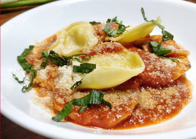 Steps to Make Any-night-of-the-week Tortellini Pasta in Red Sauce