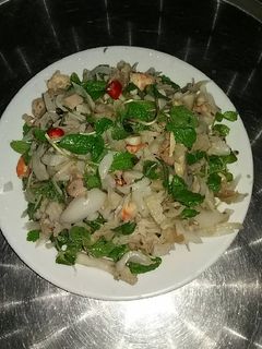 Hình của món Mít trộn tôm thịt.