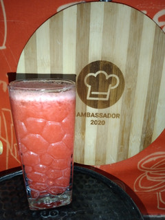 A picture of Strawberry Lemonade Fizz.