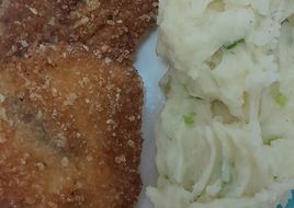 Milanesas de suprema de pollo con puré de papas cremoso♥️🍽