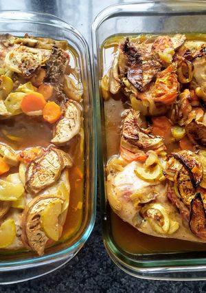 Una foto de Traseros de pollo al horno con verduritas