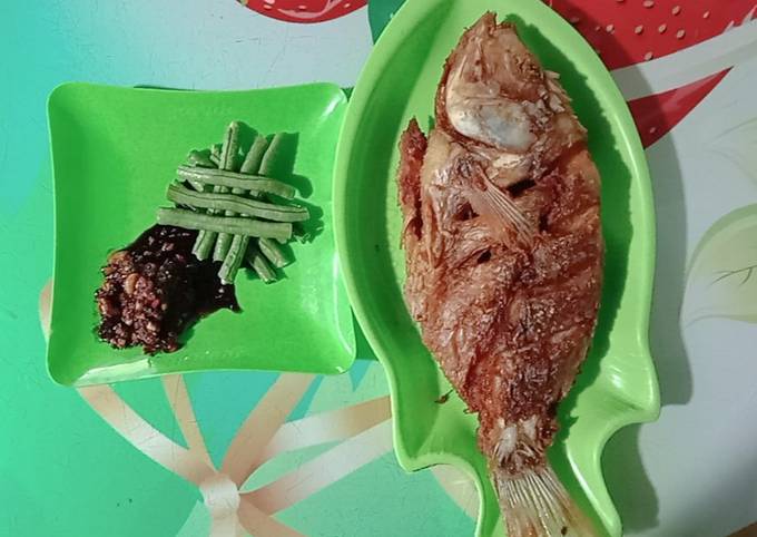 Ikan Nila goreng saos kecap kacang