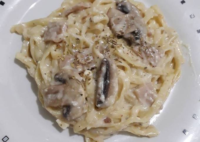 Fettuccine carbonara