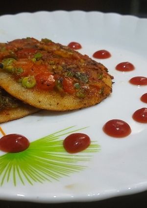 તવા ઉત્તપમ (Tawa Uttapam Recipe In Gujarati) રેસીપી મુખ્ય ફોટો