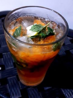 ઓરેન્જ ફૂદીના મોજીટો (Orange Pudina Mojito Recipe In Gujarati) રેસીપી મુખ્ય ફોટો