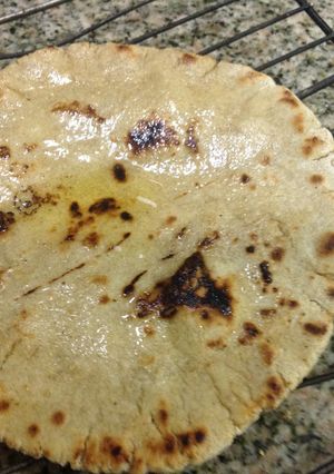 A picture of Jowar Bhakri.