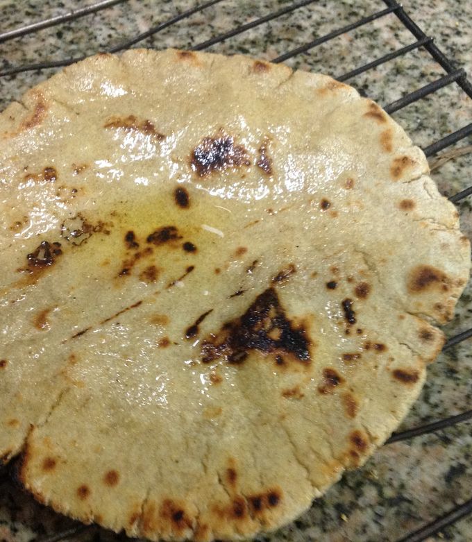 A picture of Jowar Bhakri.