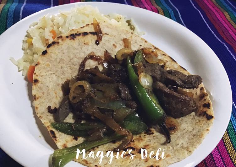 Tacos de hígado encebollado