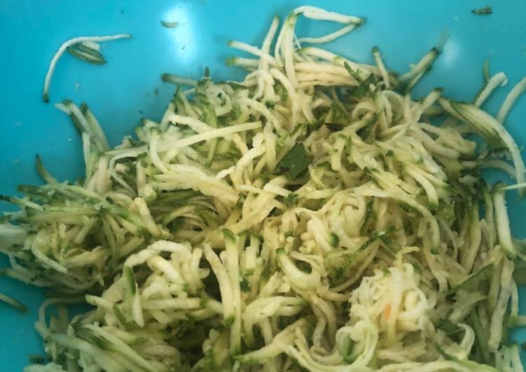 La Délicieuse Recette du Salade de courgettes râpées