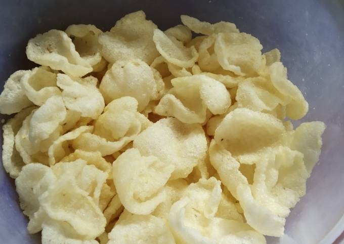 Resep 5 Kerupuk Bawang  Kriuk Renyah oleh Retno Lailly 