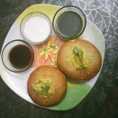 A picture of Pyaz kachori.