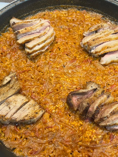 Una foto de Paella de arroz con secreto