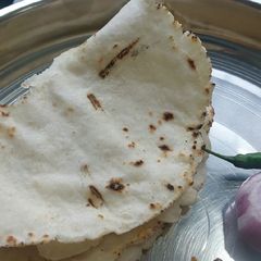 A picture of Rice bhakri.