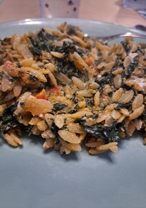 Une photo de Orzo épinard et ricotta