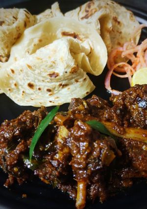 মাটন ঘি রোস্ট আর মালাবার পরোটা(mutton ghee roast are Malabar parota recipe in Bengali) রেসিপির প্রধান ছবি
