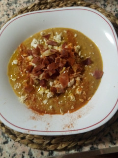 Una foto de Crema de boniato y castañas