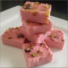 A picture of "Strawberry ice-cream Sandesh".