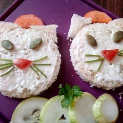 A picture of Meow Open Sandwich.