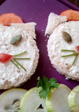 A picture of Meow Open Sandwich.