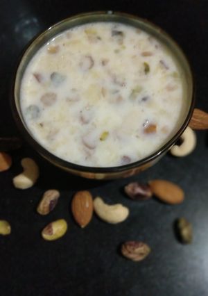 ઓટ્સ ખીર (Oats Kheer Recipe In Gujarati) રેસીપી મુખ્ય ફોટો