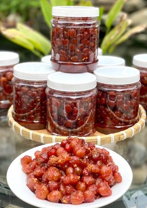Hình của món Chùm ruột ngào muối ớt.