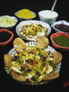 दही पापड़ी चाट(Dahi Papdi Chaat in Hindi) रेसिपी मुख्य फोटो