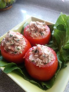 Una foto de Tomatitos rellenos