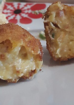 Foto principal de Croquetas de jamón serrano con queso cheddar 