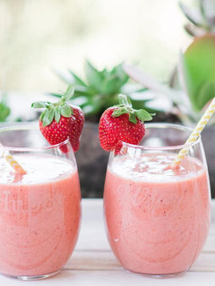 Una foto de Batido o smoothie de fresa natural