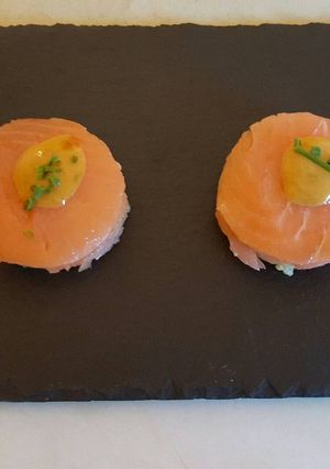 Una foto de Milhojas De Salmón Noruego