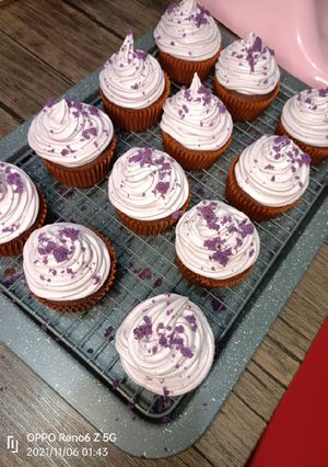 A picture of Ube cupcakes.