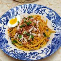 A picture of Mie kluntung suroboyo.