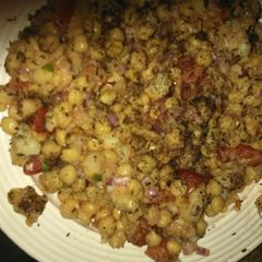 A picture of Chatpati chana chat.