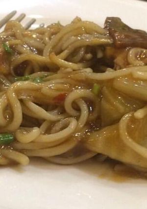 A picture of Pan fried noodles.