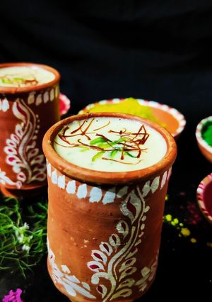 দোল স্পেশাল ঠান্ডাই (Holi special Thandai) রেসিপির প্রধান ছবি
