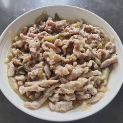 A picture of Steam Pork Slices with Preserved Radish.