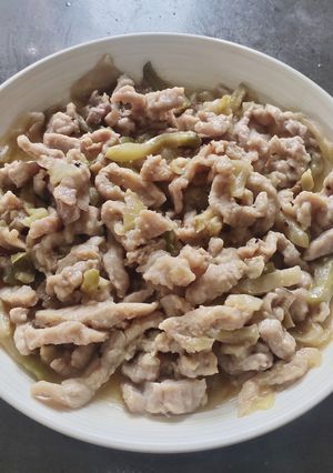 A picture of Steam Pork Slices with Preserved Radish.