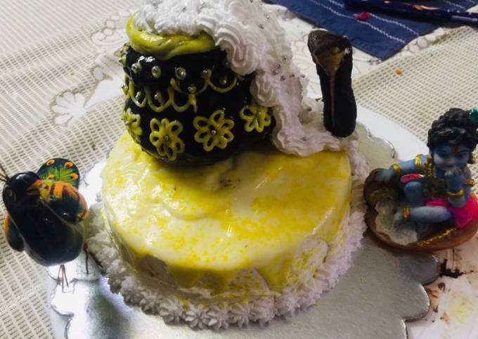 Janmashtami special Matka theme cake 3 kg pineapple